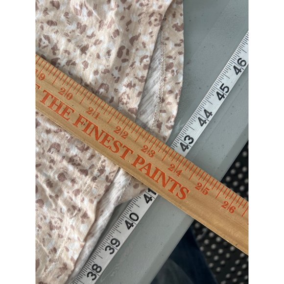 Old Navy Everywear V-Neck T-Shirt Women L Animal Print Tee Cotton Summer Relaxed - Picture 6 of 9